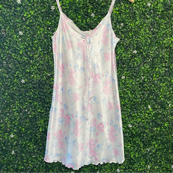 Pastel Nightie & Robe - Picture 3 of 7